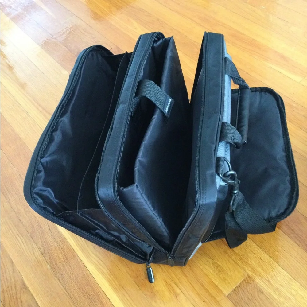 Targus laptop bag, black and gray for men or women, brand new